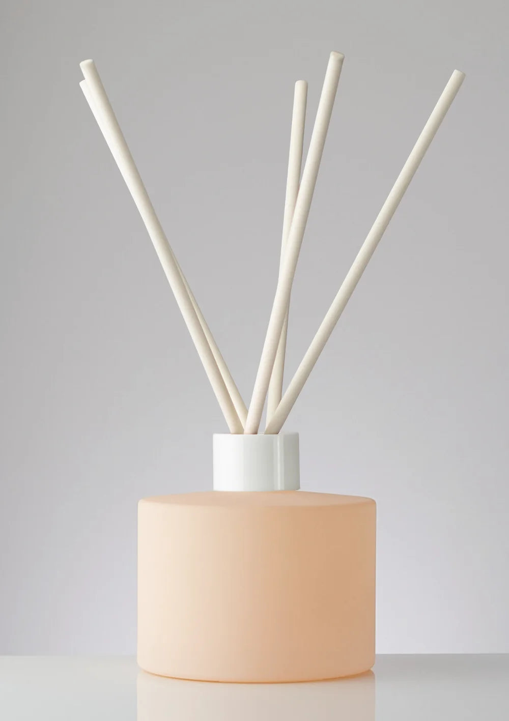 Signature Muse Luxury Matte Reed Diffuser – Soft Peach | 6.75 oz Gift Set with 6 Reeds | Paper Cut Muse (Copy)
